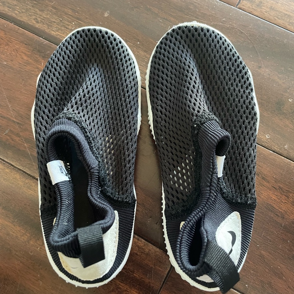 Nike Toddler Aquasock 8c, worn 2 times